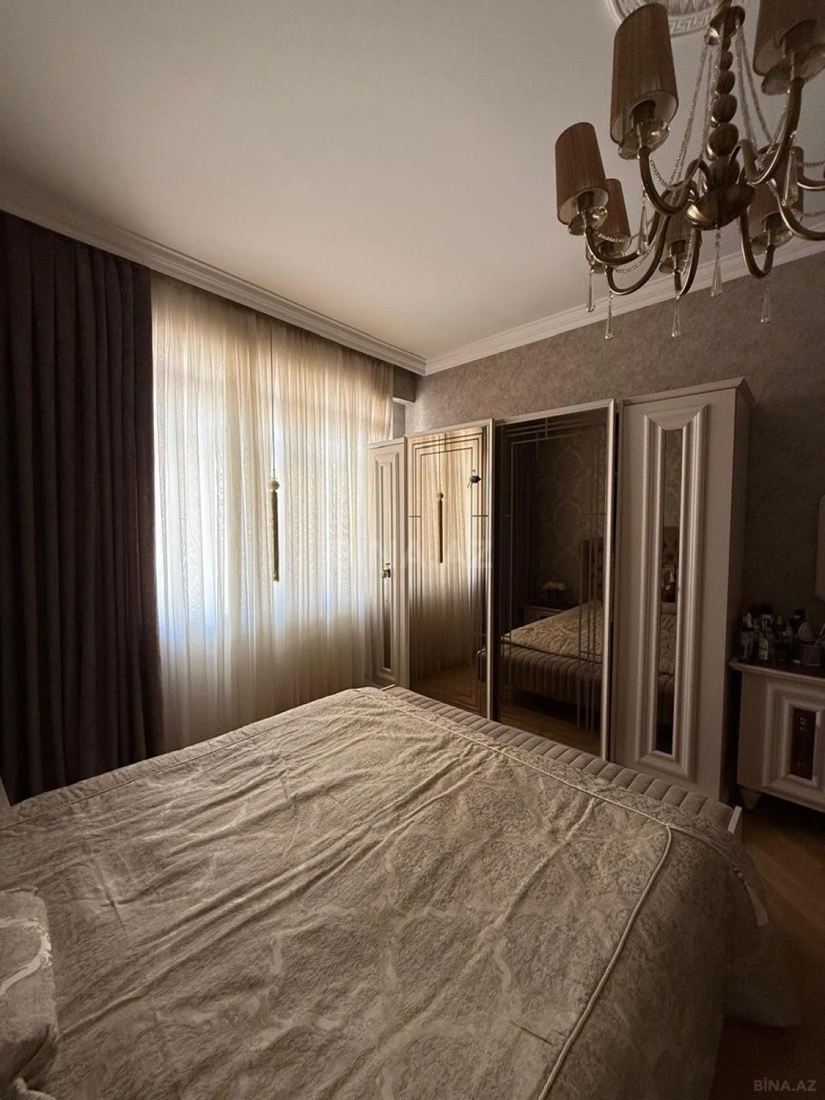 Satılır 3 otaqlı mənzil 110 m²