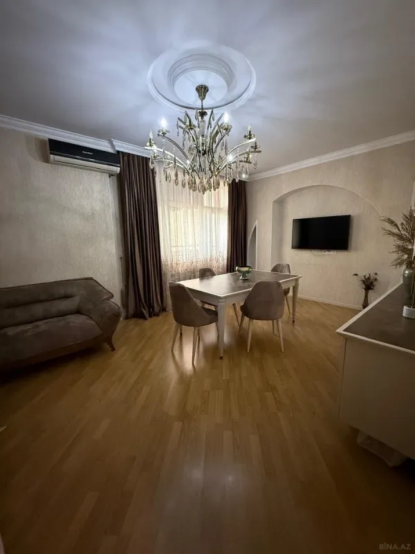 Satılır 3 otaqlı mənzil 110 m²