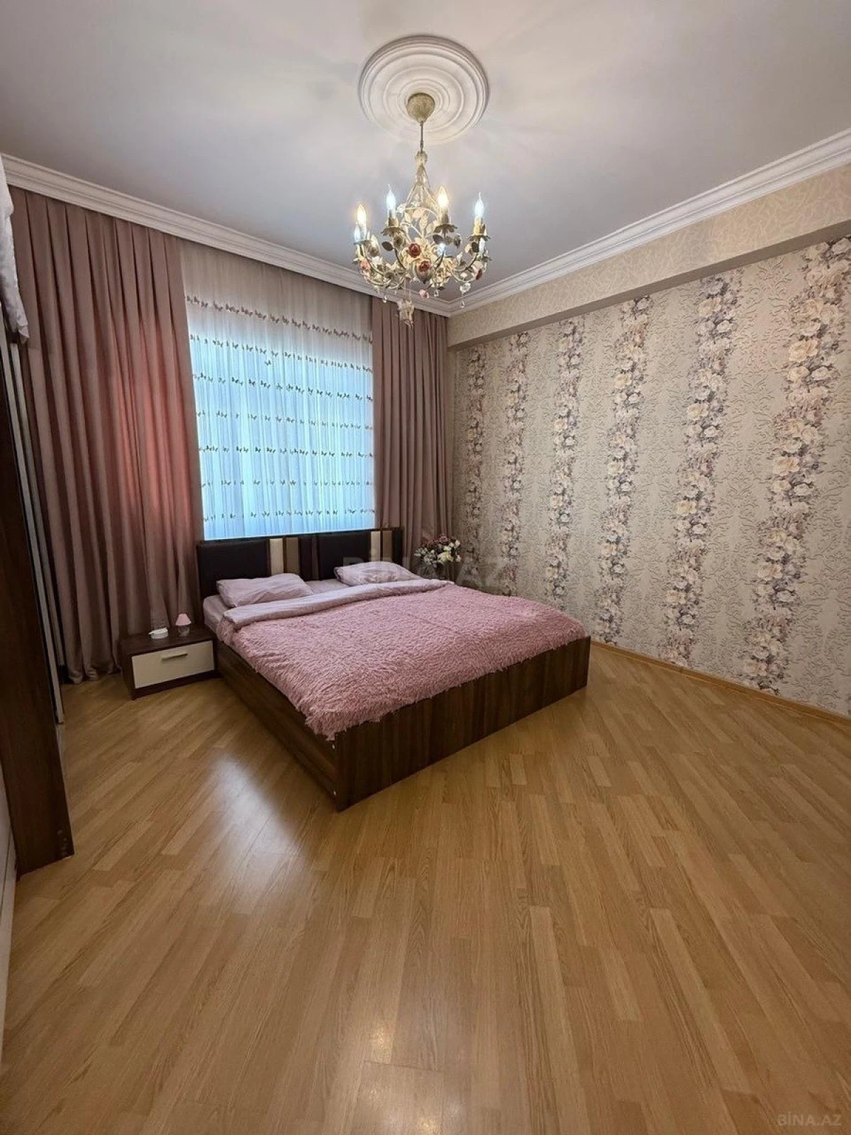 Satılır 3 otaqlı mənzil 110 m²