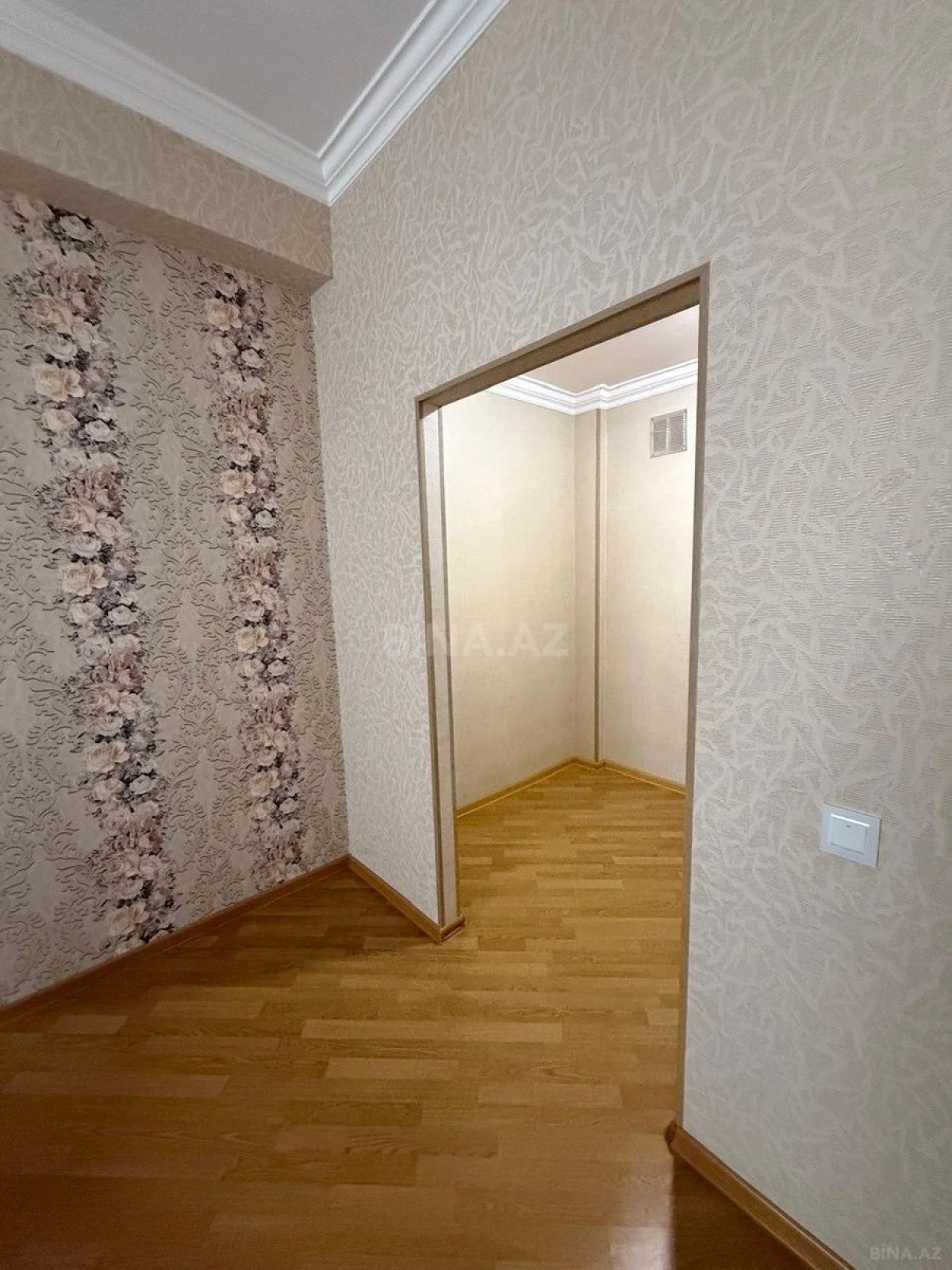 Satılır 3 otaqlı mənzil 110 m²