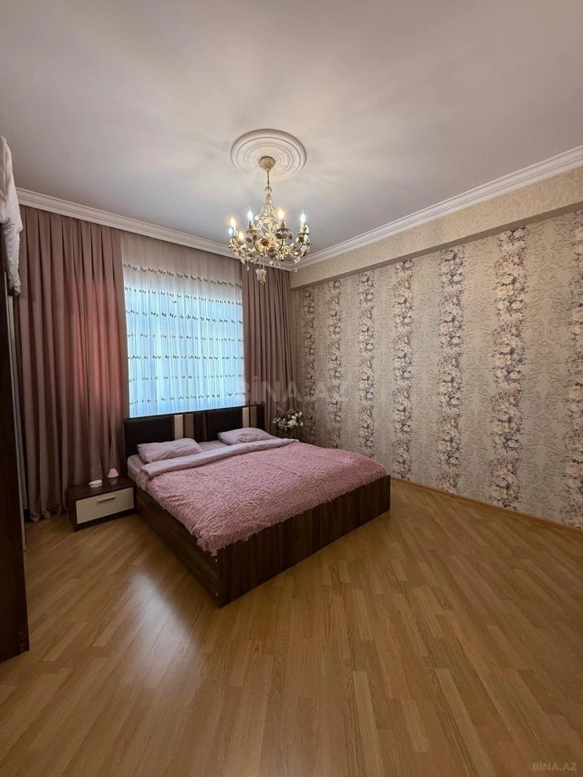 Satılır 3 otaqlı mənzil 110 m²