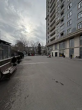 Kirayə verilir 3 otaqlı mənzil 134 m²