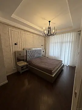 Kirayə verilir 3 otaqlı mənzil 134 m²