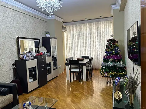 Satılır 3 otaqlı mənzil 118 m²