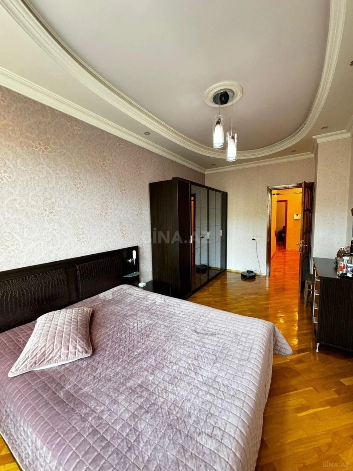 Satılır 3 otaqlı mənzil 118 m²