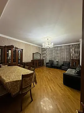 Kirayə verilir 3 otaqlı mənzil 130 m²