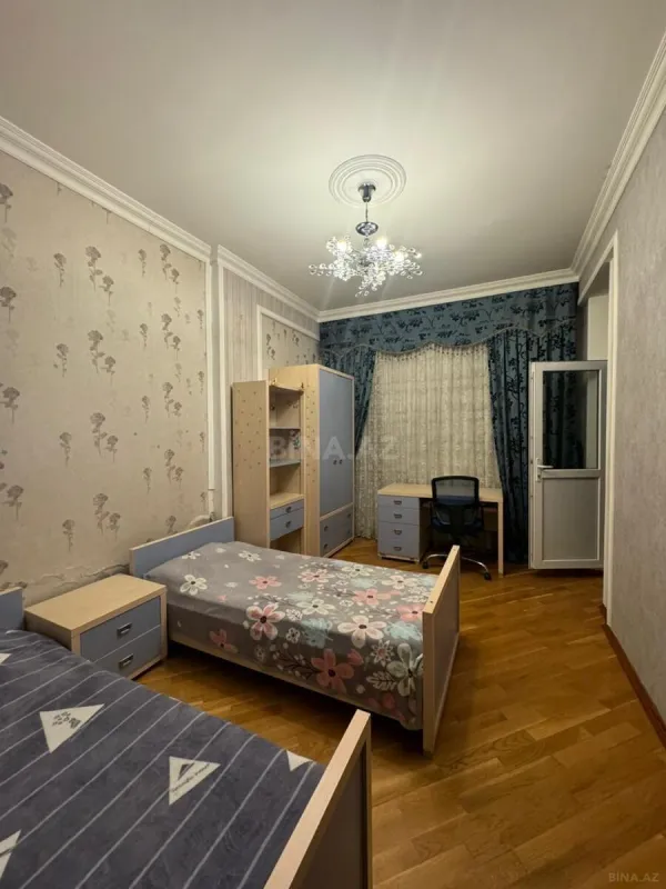 Kirayə verilir 3 otaqlı mənzil 130 m²