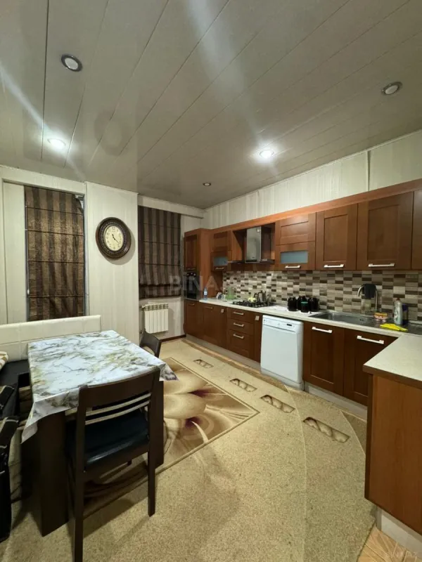 Kirayə verilir 3 otaqlı mənzil 130 m²