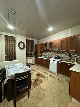 Kirayə verilir 3 otaqlı mənzil 130 m²