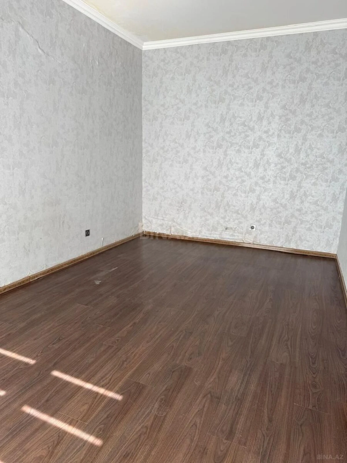 Satılır 1 otaqlı mənzil 43 m²