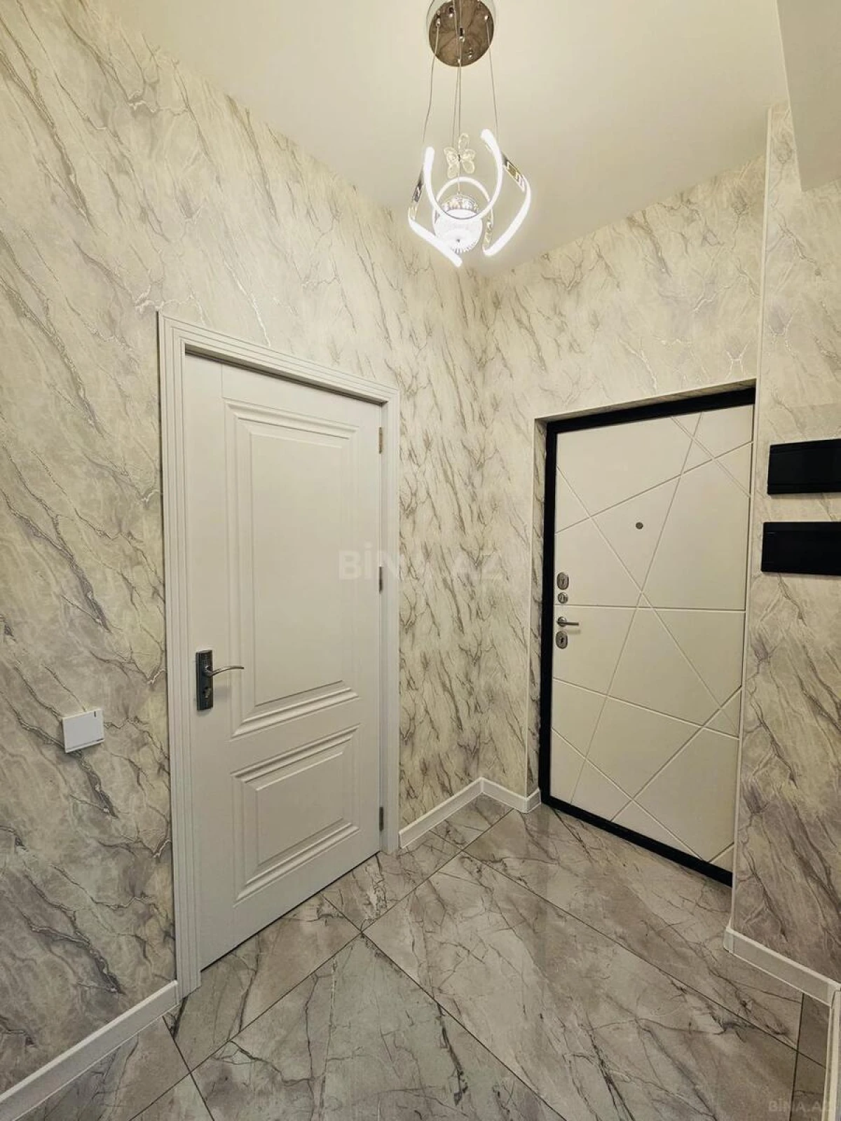 Satılır 3 otaqlı mənzil 82 m²