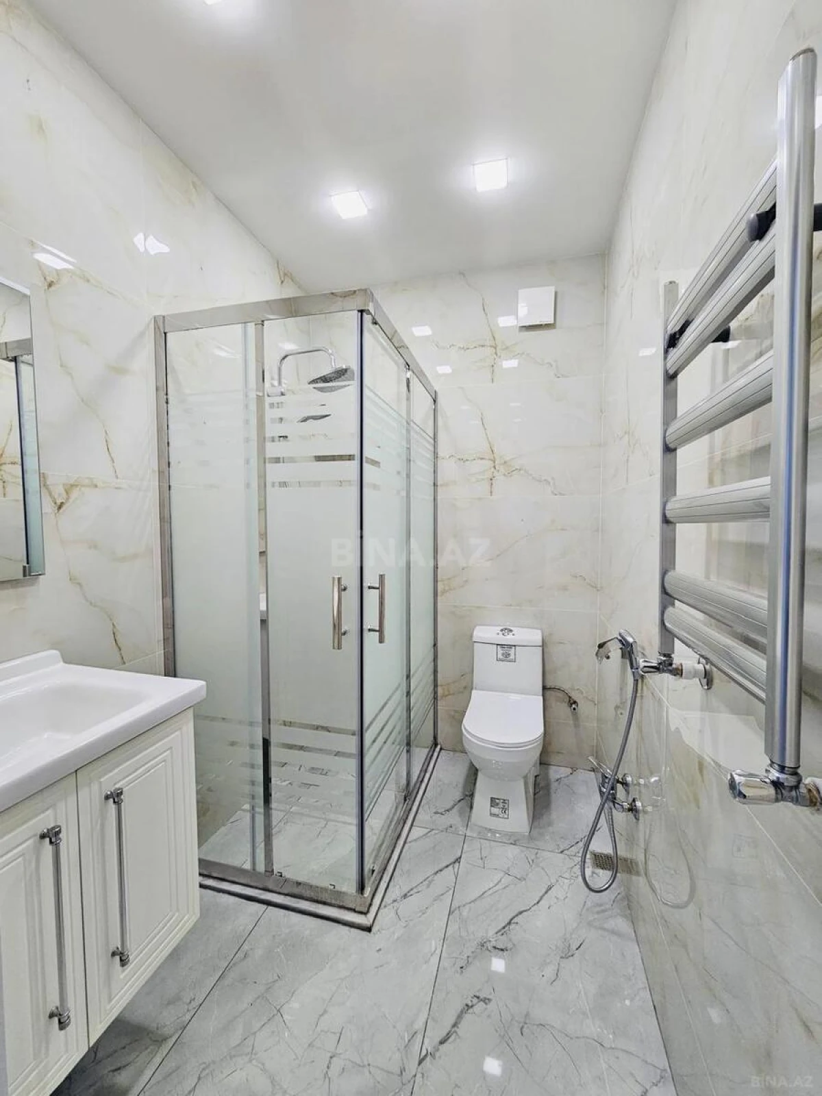 Satılır 3 otaqlı mənzil 82 m²