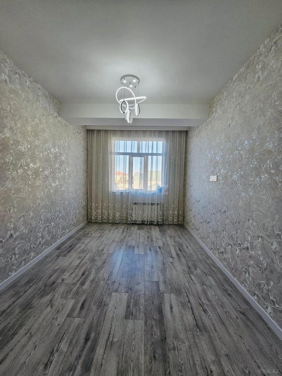 Satılır 3 otaqlı mənzil 82 m²