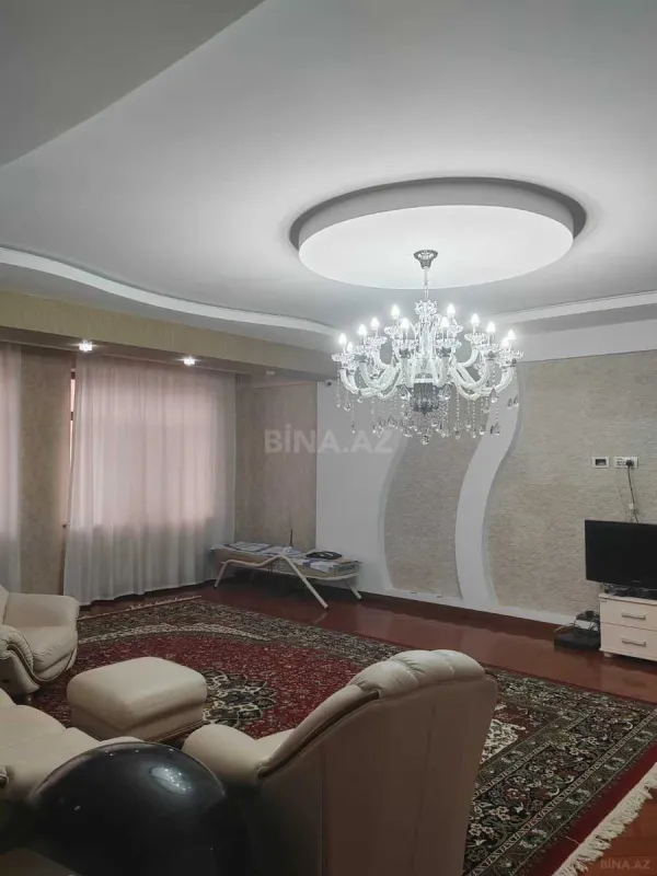 Satılır 3 otaqlı mənzil 150 m²