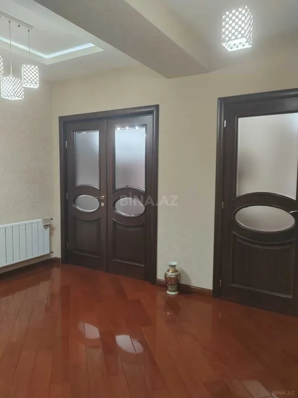 Satılır 3 otaqlı mənzil 150 m²