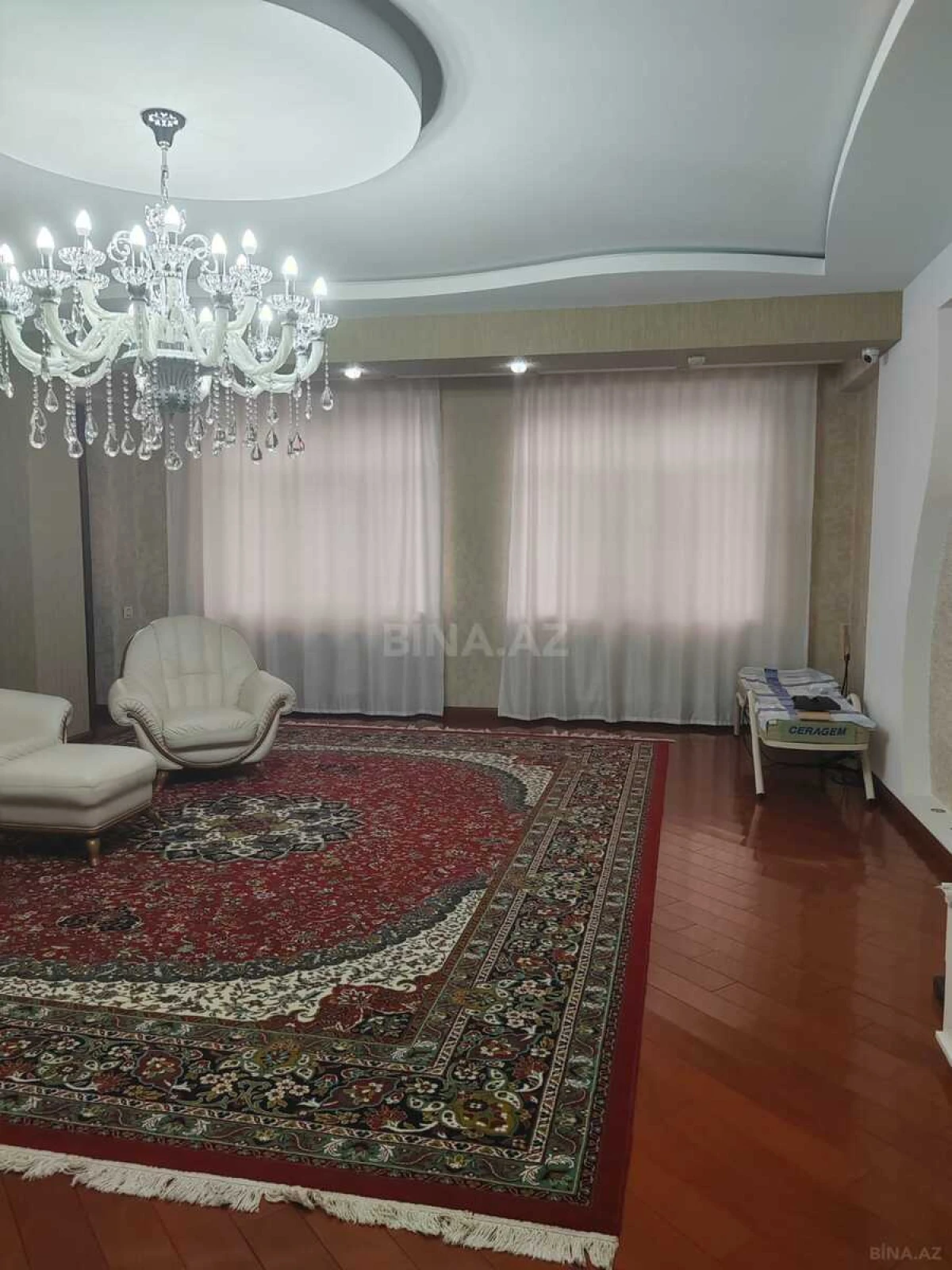 Satılır 3 otaqlı mənzil 150 m²