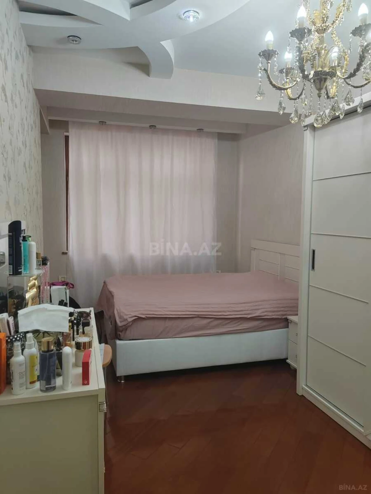 Satılır 3 otaqlı mənzil 150 m²