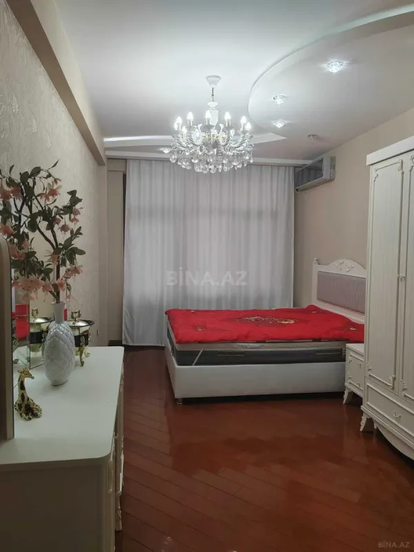 Satılır 3 otaqlı mənzil 150 m²