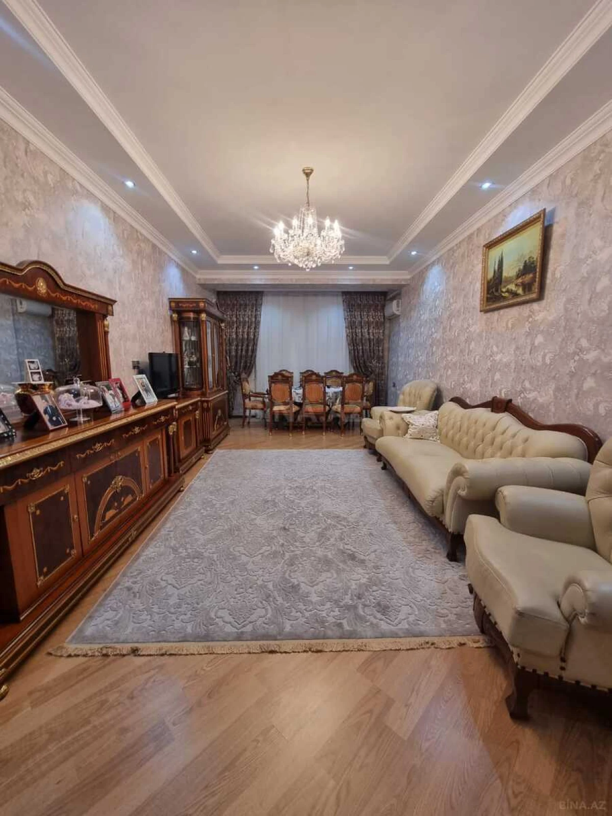 Kirayə verilir 2 otaqlı mənzil 105 m²