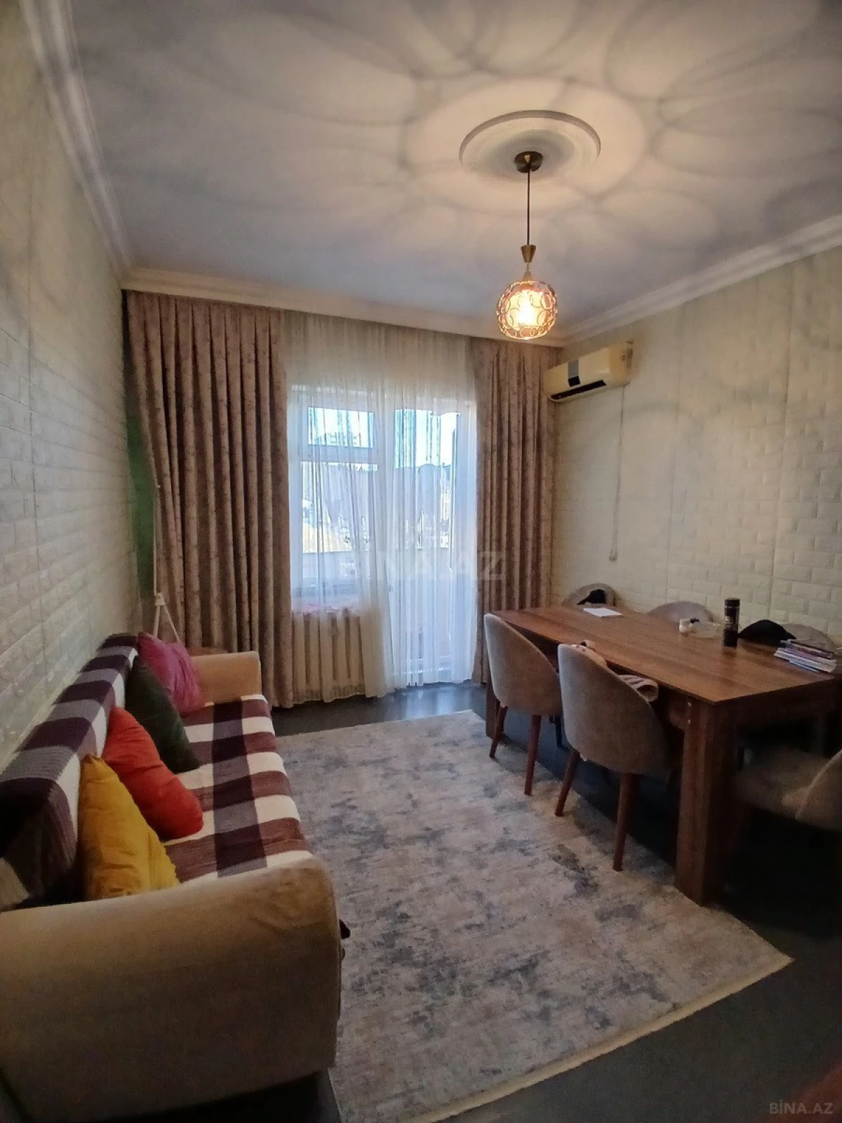 Satılır 2 otaqlı mənzil 60 m²