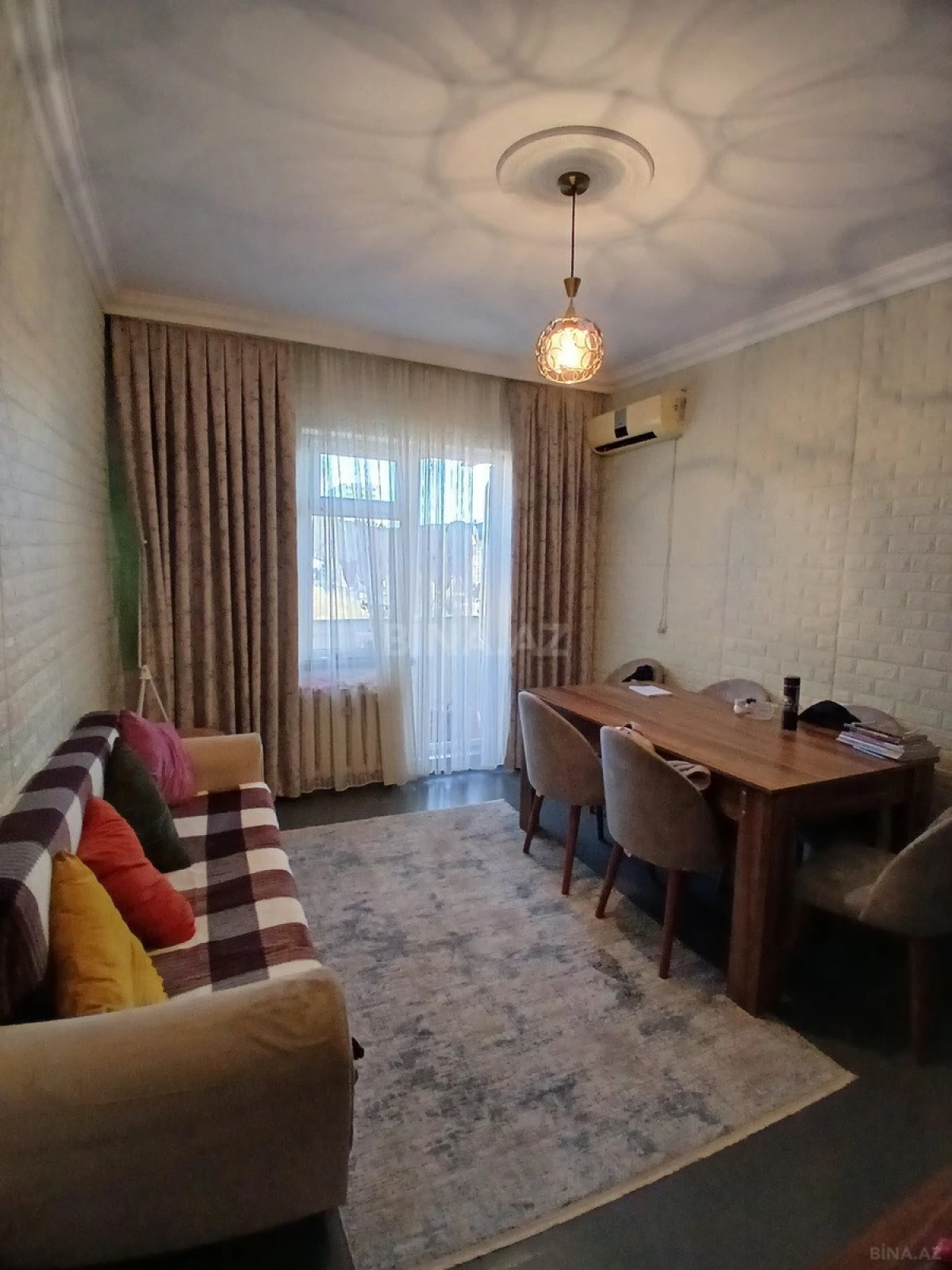 Satılır 2 otaqlı mənzil 60 m²