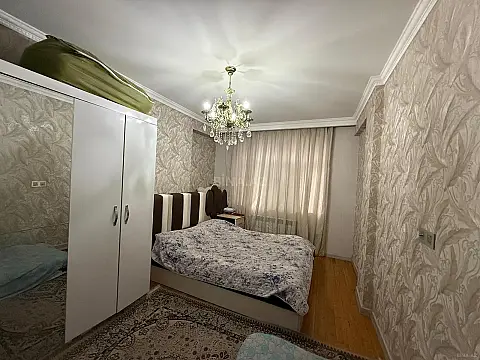 Satılır 2 otaqlı mənzil 77 m²