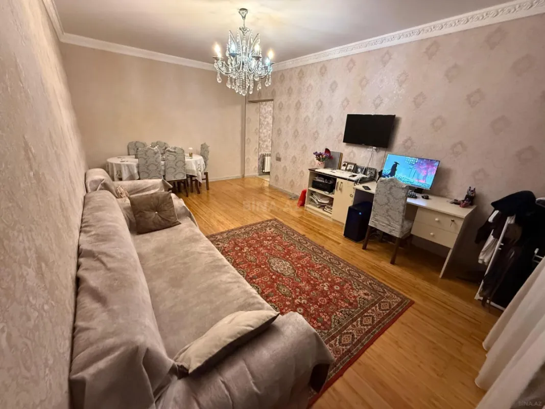 Satılır 2 otaqlı mənzil 77 m²