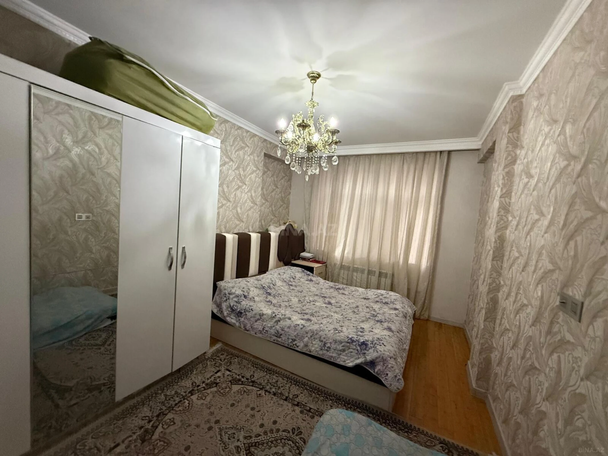 Satılır 2 otaqlı mənzil 77 m²