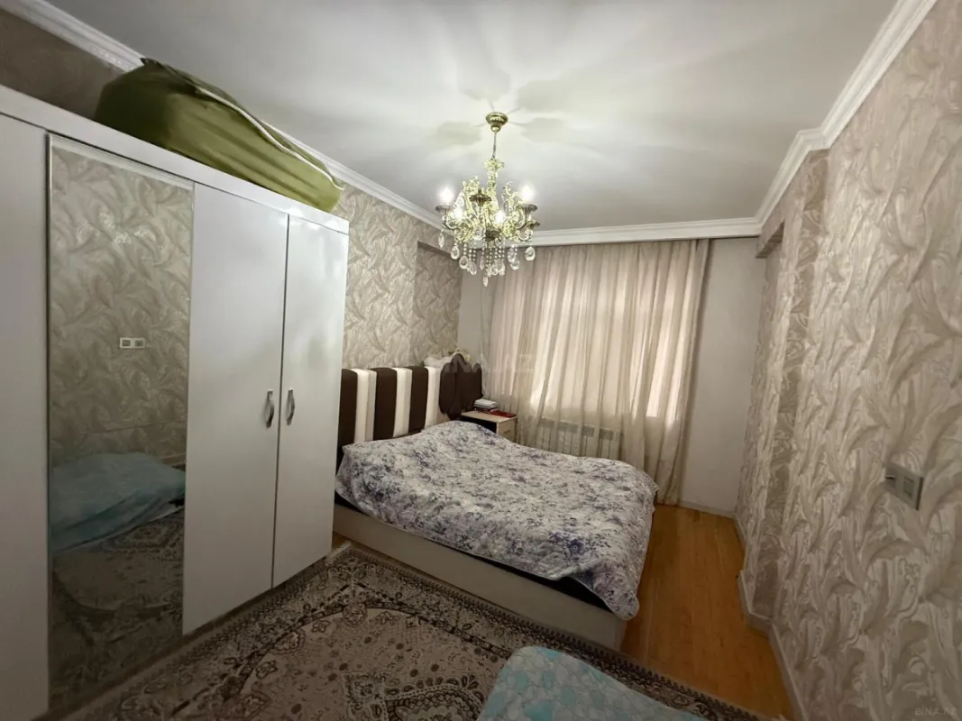 Satılır 2 otaqlı mənzil 77 m²