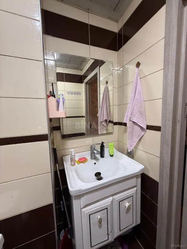 Satılır 2 otaqlı mənzil 77 m²