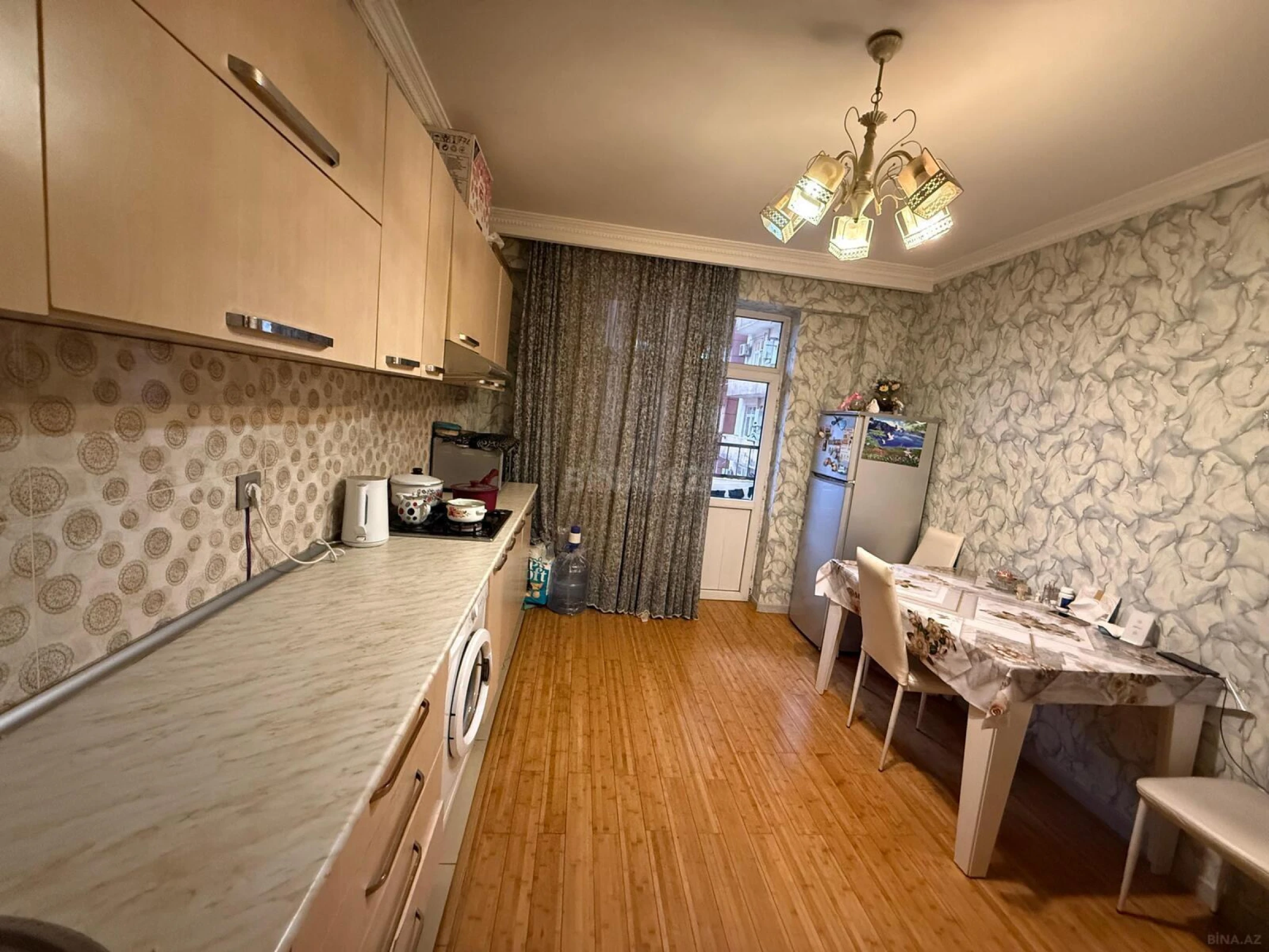 Satılır 2 otaqlı mənzil 77 m²