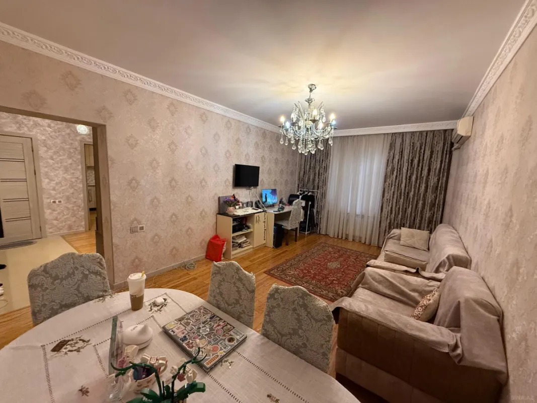 Satılır 2 otaqlı mənzil 77 m²