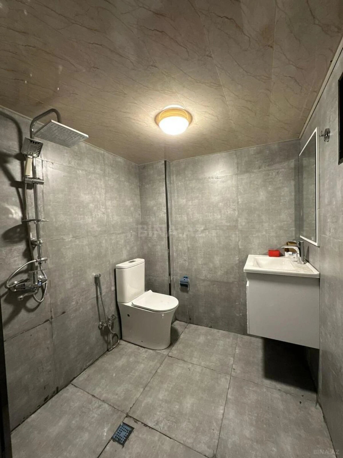 Satılır 4 otaqlı həyət evi 142 m²