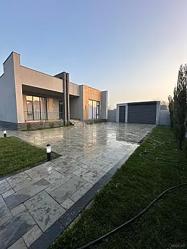 Satılır 4 otaqlı həyət evi 142 m²