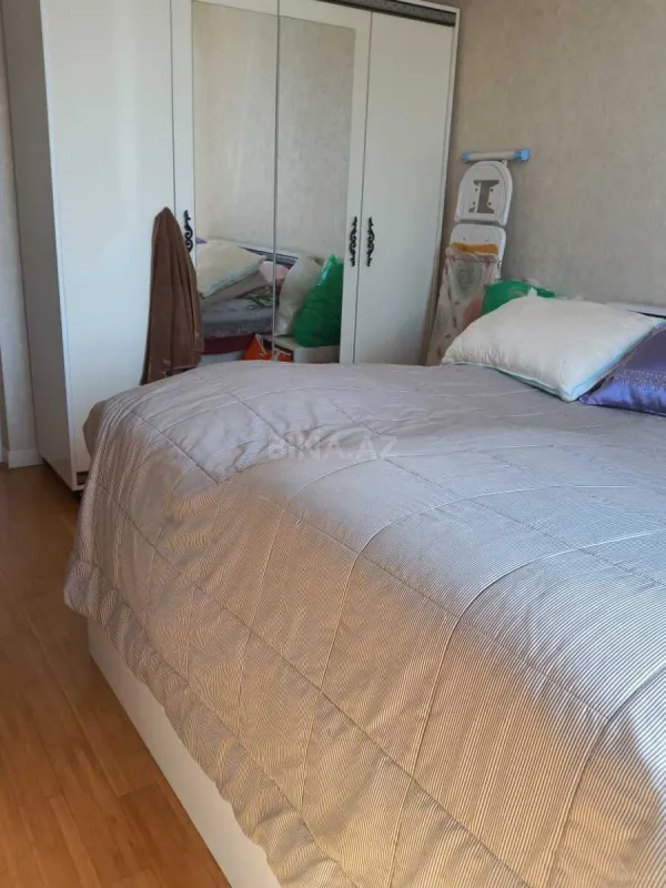 Kirayə verilir 3 otaqlı mənzil 118 m²