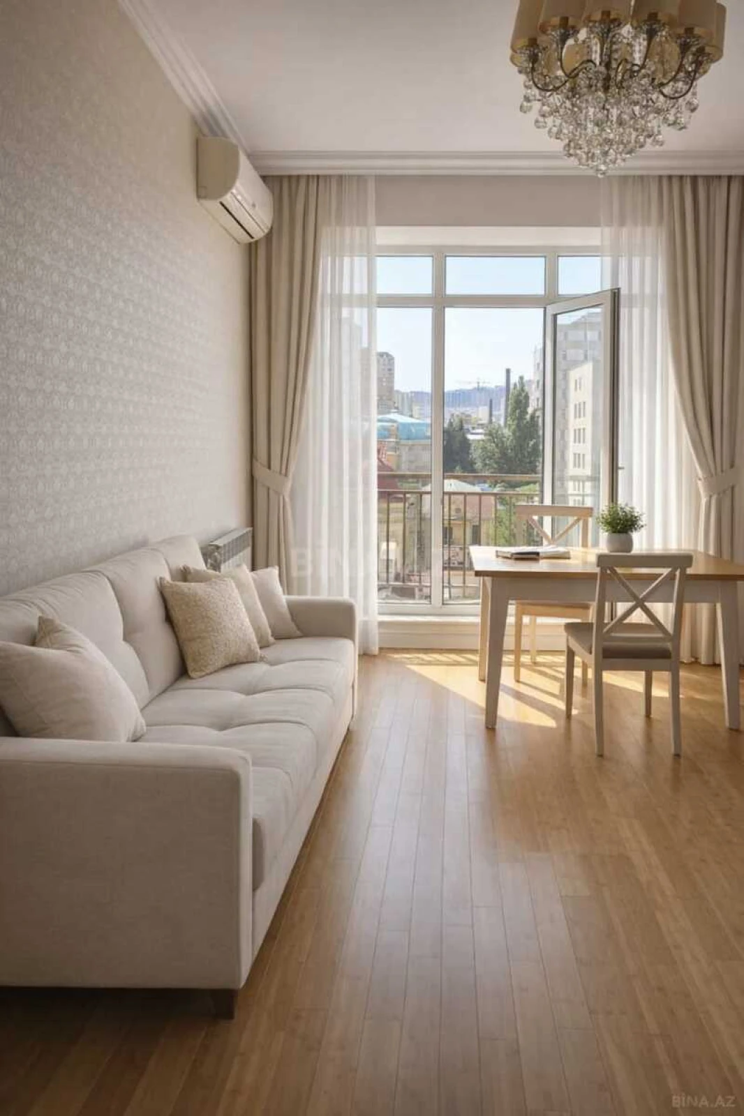 Kirayə verilir 3 otaqlı mənzil 118 m²