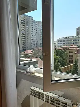 Kirayə verilir 3 otaqlı mənzil 118 m²