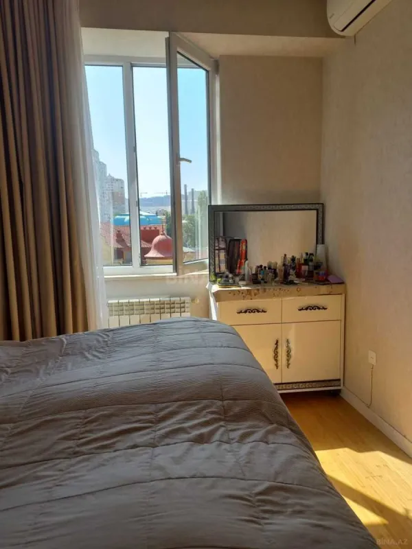 Kirayə verilir 3 otaqlı mənzil 118 m²