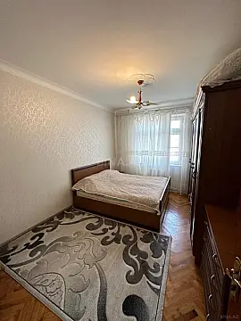Satılır 5 otaqlı mənzil 110 m²