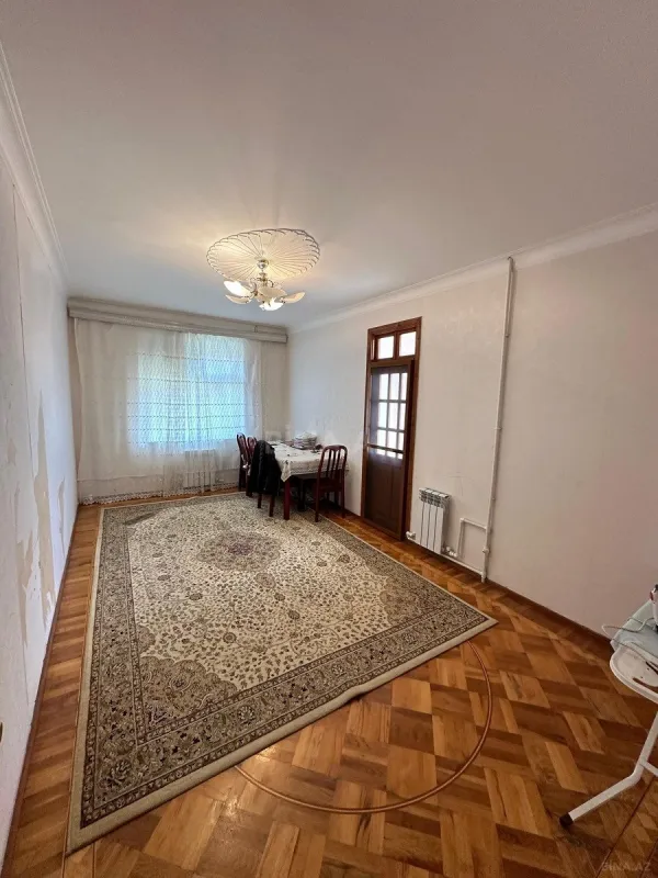 Satılır 5 otaqlı mənzil 110 m²