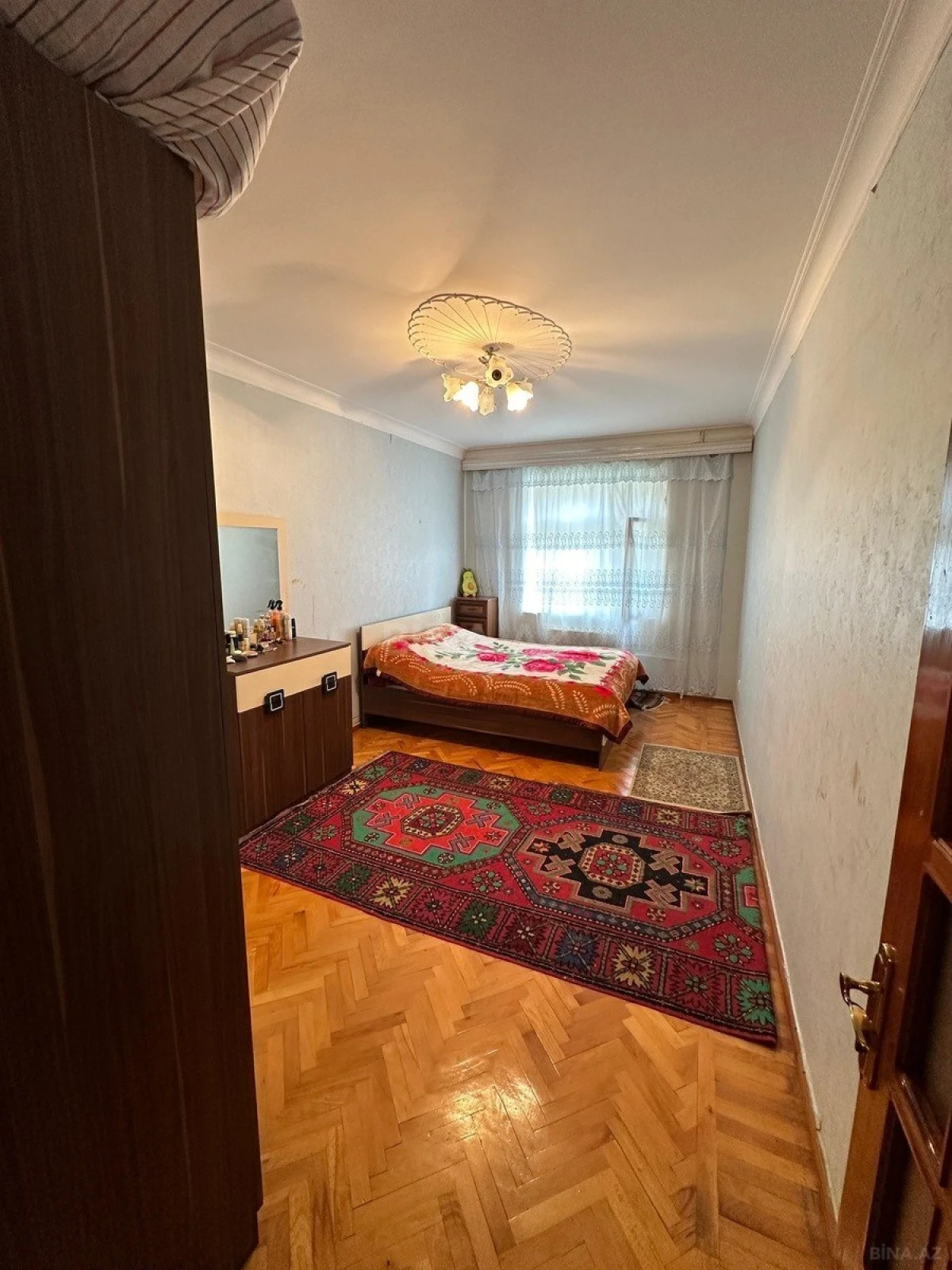 Satılır 5 otaqlı mənzil 110 m²