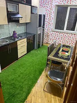 Kirayə verilir 4 otaqlı mənzil 150 m²