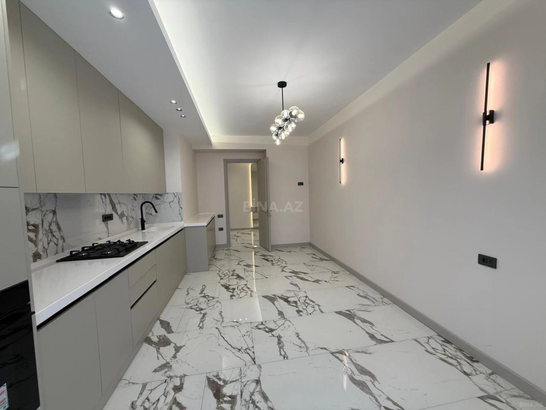 Satılır 3 otaqlı mənzil 150 m²