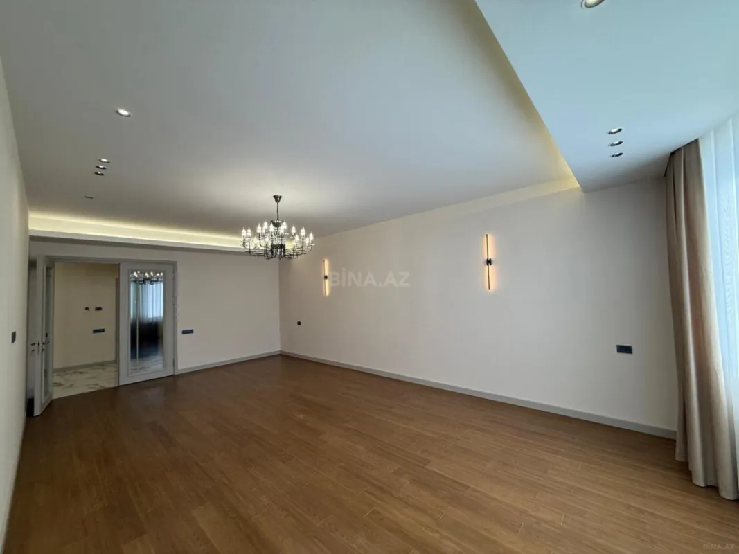 Satılır 3 otaqlı mənzil 150 m²