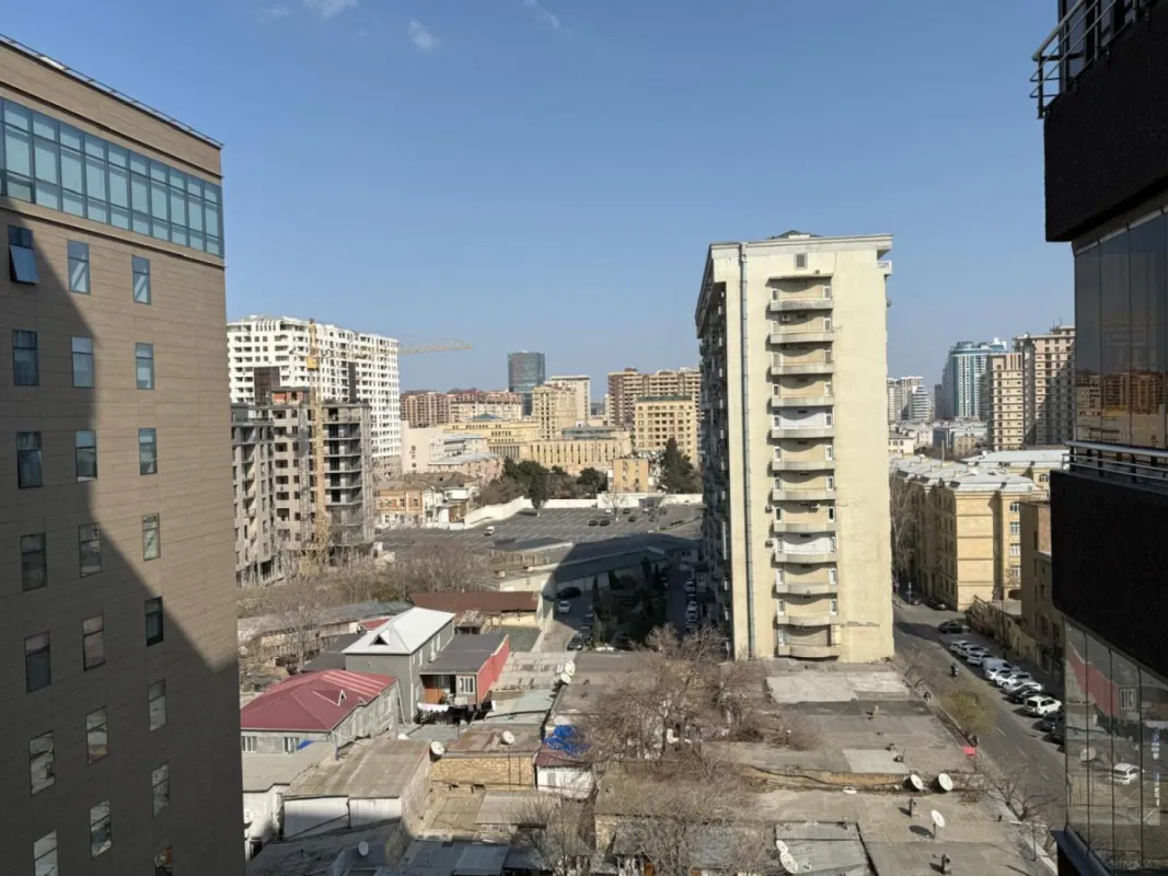 Satılır 3 otaqlı mənzil 150 m²
