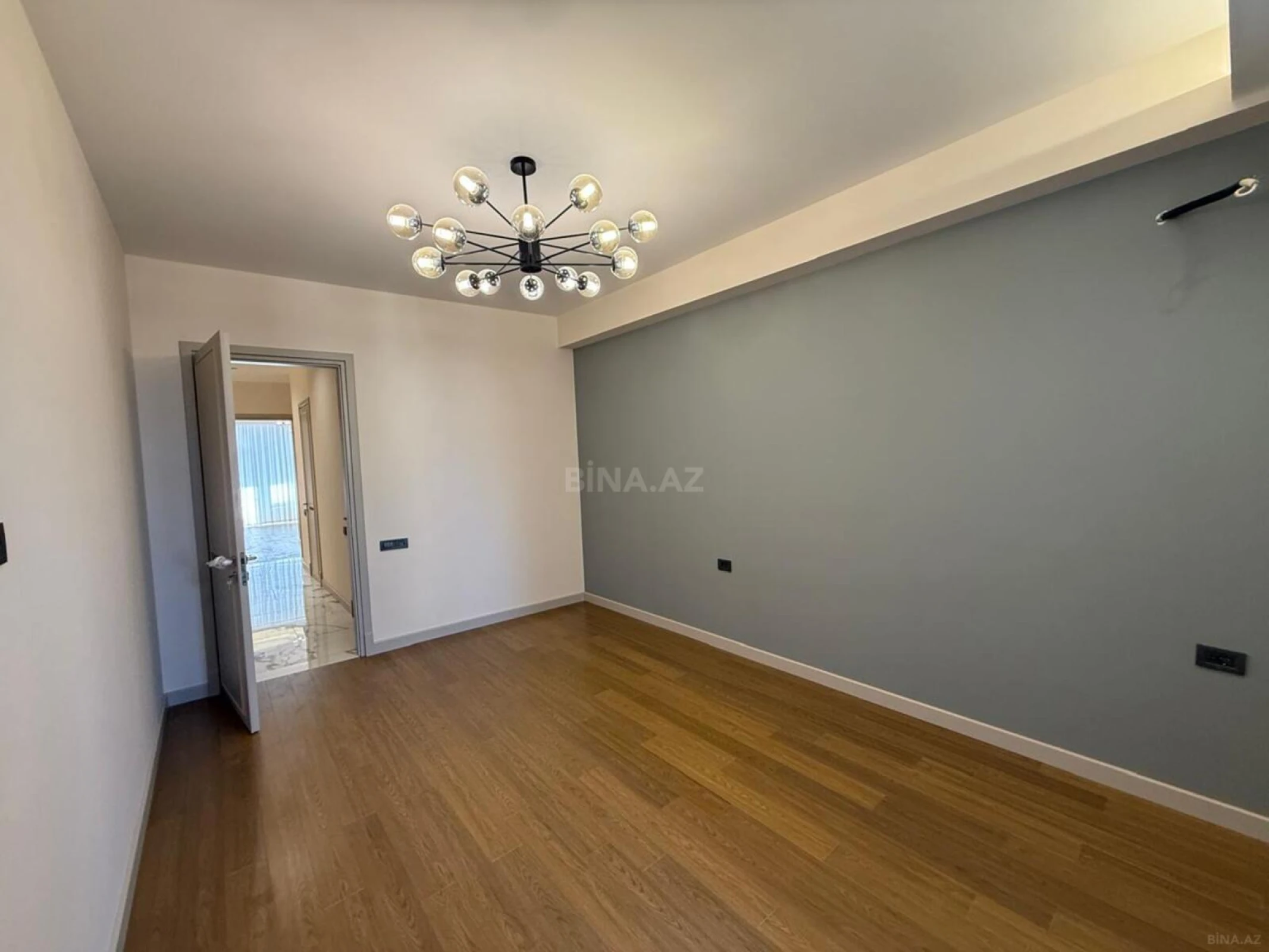 Satılır 3 otaqlı mənzil 150 m²