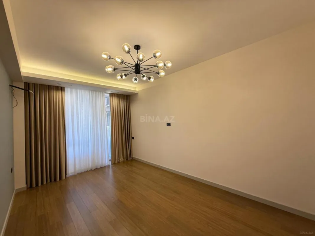 Satılır 3 otaqlı mənzil 150 m²