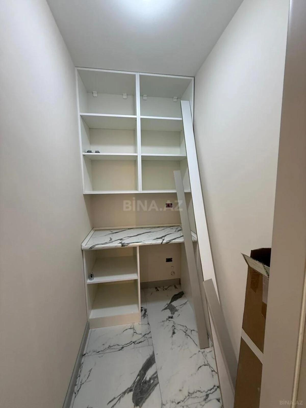 Satılır 3 otaqlı mənzil 150 m²