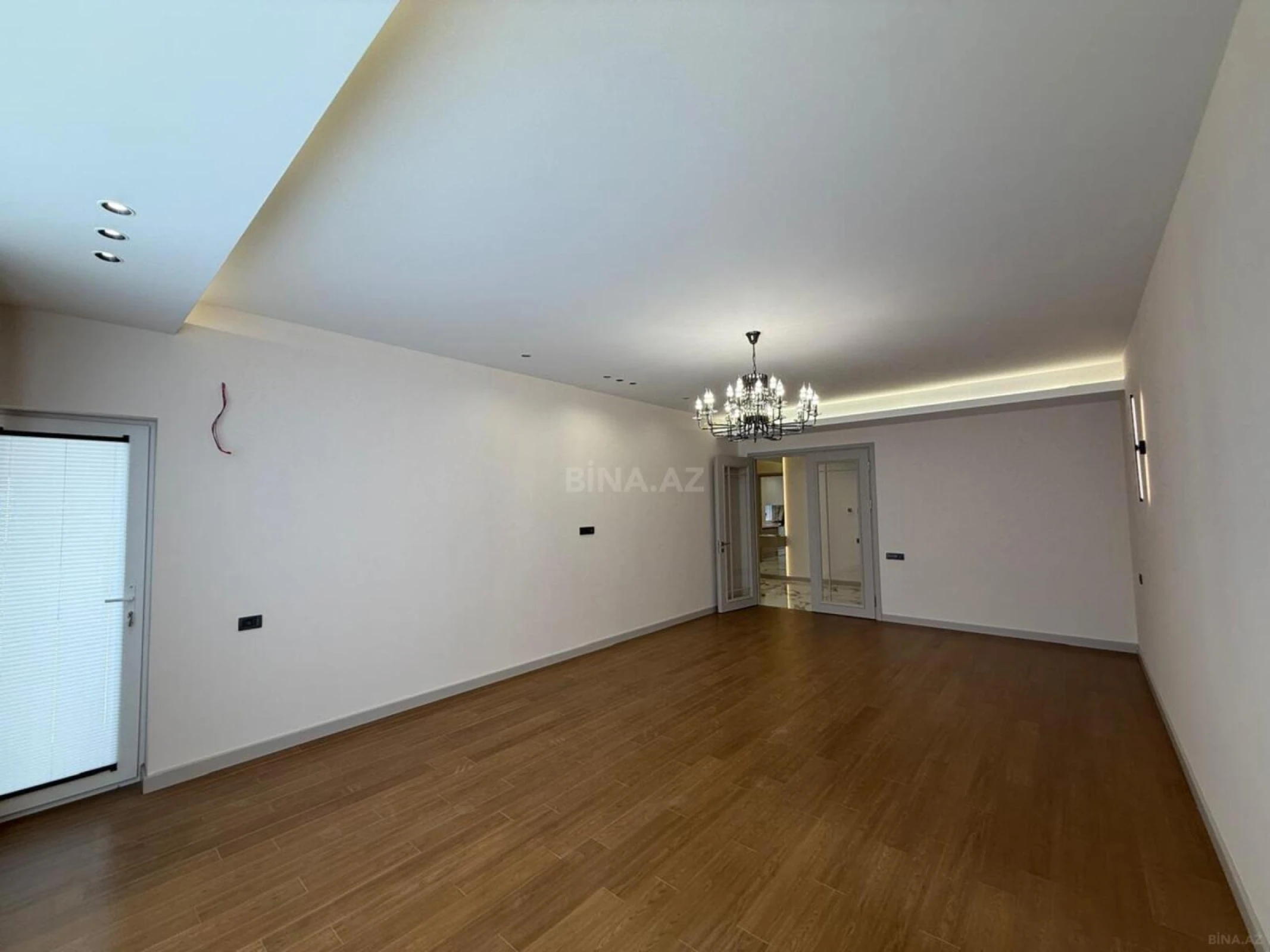 Satılır 3 otaqlı mənzil 150 m²