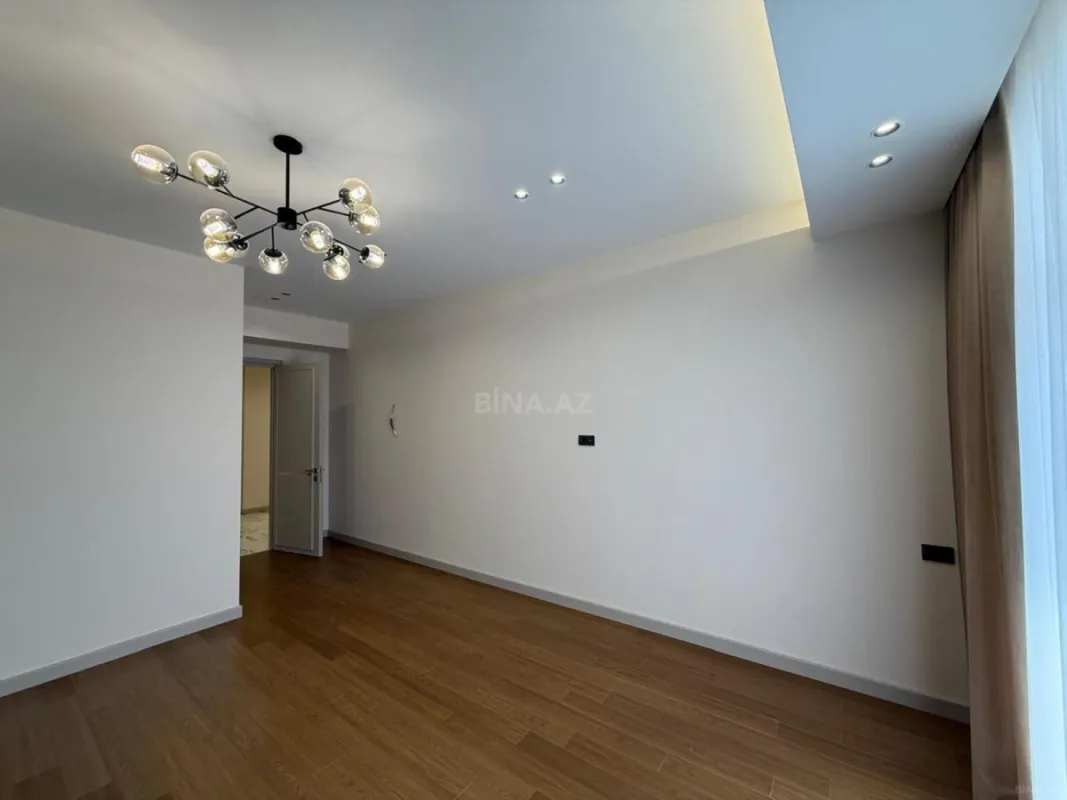 Satılır 3 otaqlı mənzil 150 m²